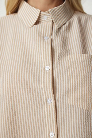 Женская бежевая укороченная рубашка в тонкую полоску UB00147