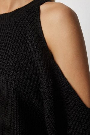 Женский черный вязаный свитер с вырезами PN00081