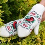 Женские варежки — очень красивые новинки