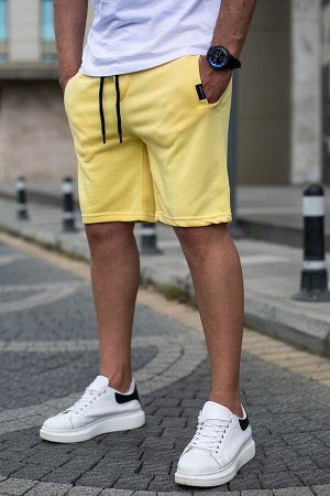 Желтые мужские шорты обычного кроя 4842
