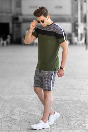 Комплект мужских шорт в полоску цвета хаки 9210