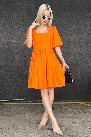 Оранжевое базовое короткое платье с открытой спиной