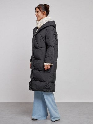 Пальто утепленное молодежное зимнее женское черного цвета 52393Ch