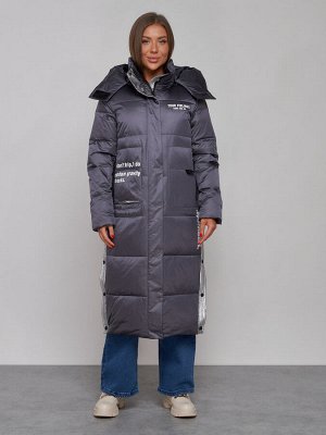 Пальто утепленное молодежное зимнее женское темно-фиолетового цвета 5873TF