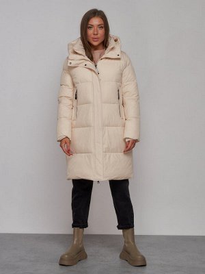 Пальто утепленное молодежное зимнее женское бежевого цвета 52322B