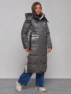 Пальто утепленное молодежное зимнее женское темно-серого цвета 5873TC