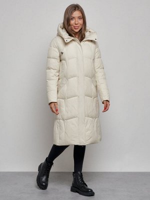 Пальто утепленное молодежное зимнее женское бежевого цвета 52332B