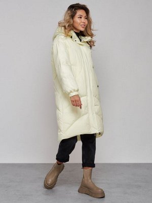 Пальто утепленное молодежное зимнее женское светло-желтого цвета 52323SJ