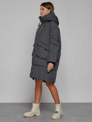 Пальто утепленное с капюшоном зимнее женское темно-серого цвета 51139TC