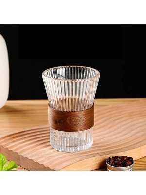Ребристый стакан с капхолдером из натурального дерева. Прозрачный белый