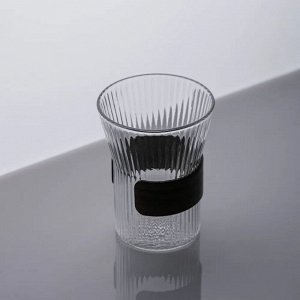 Ребристый стакан с капхолдером из натурального дерева. Прозрачный серый