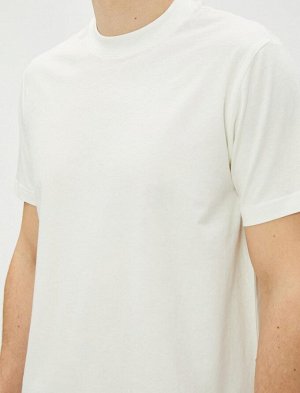 Базовая футболка с круглым вырезом и коротким рукавом