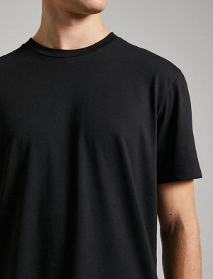 Базовая футболка с круглым вырезом и этикеткой, с короткими рукавами