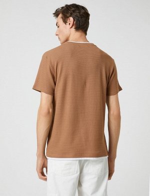 Базовая тканая футболка с круглым вырезом, с короткими рукавами, приталенный крой