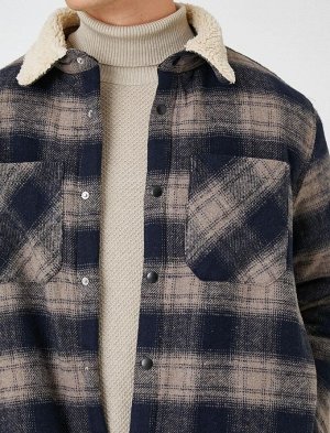 Рубашка-лесоруб, воротник куртки с детальным карманом и застежкой-кнопкой