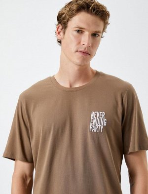 Хлопковая футболка с вышитым слоганом и круглым вырезом, с короткими рукавами