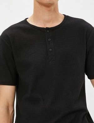 Базовая футболка с круглым вырезом и пуговицами, приталенный крой, хлопок