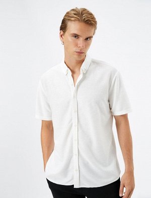 Летняя рубашка с коротким рукавом с текстурированным классическим воротником на пуговицах