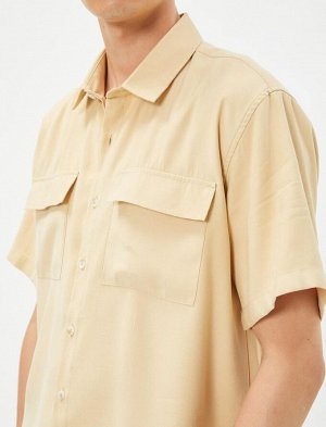 Летняя рубашка с коротким рукавом и клапаном с двойным карманом и классическим воротником