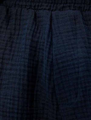 Базовые шорты-бермуды с карманом на эластичной талии