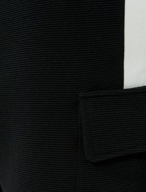 Шорты-карго с карманами и пуговицами в рубчик контрастного цвета