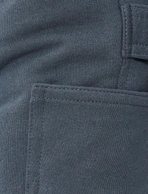 Трикотажные шорты с карманами-карго и кружевной талией