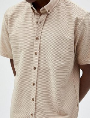 Базовая рубашка с коротким рукавом с текстурированным классическим воротником на пуговицах