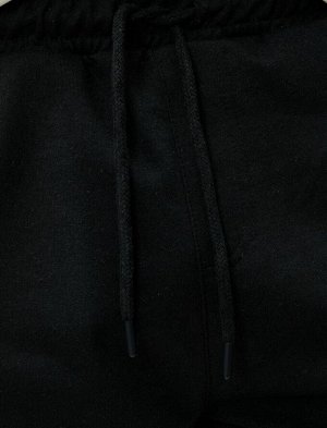 Шорты-карго узкого кроя с карманом на кружевной талии