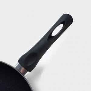Сковорода Доляна Basic, d=22 см, пластиковая ручка, антипригарное покрытие, индукция, цвет чёрный