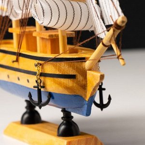 Корабль сувенирный малый «Адмирал Грейг»,