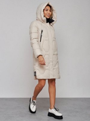 Пальто утепленное молодежное зимнее женское бежевого цвета 589899B