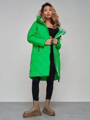 Пальто утепленное молодежное зимнее женское зеленого цвета 59121Z