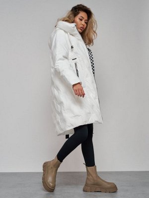 Пальто утепленное молодежное зимнее женское белого цвета 59121Bl