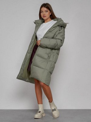 Пальто утепленное с капюшоном зимнее женское зеленого цвета 51155Z