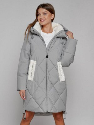 Пальто утепленное с капюшоном зимнее женское серого цвета 51128Sr