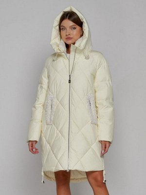 Пальто утепленное с капюшоном зимнее женское светло-желтого цвета 51128SJ