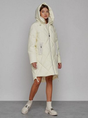 Пальто утепленное с капюшоном зимнее женское светло-желтого цвета 51128SJ