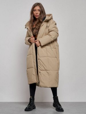 Пальто утепленное молодежное зимнее женское бежевого цвета