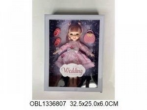 1002 D кукла с набором в коробке 1336807