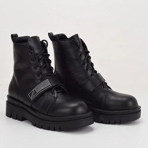 Ботинки Женские короткие ботинки  из PU
Высота каблука: 5 см
Высота ботинка 15 см без учета каблука