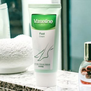 Крем для ног FOODAHOLIC VASELINE FOOT CREAM 80мл. Корея