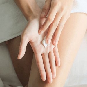 Ламеллярный массажный крем против растяжек Derma:B Stretch Mark Safe Cream
