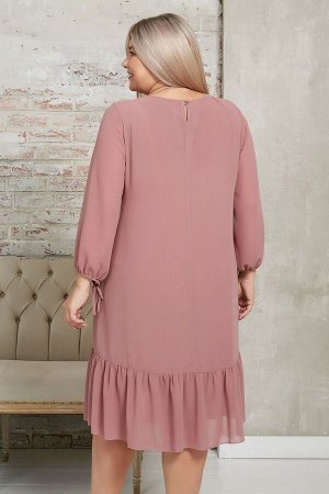 Платье Женственное платье, длиной ниже колен. Модель  свободного силуэта, выполнена из однотонного креп шифона, основа на трикотажной подкладке. Прилегание по груди за счет вытачек. Круглый вырез горл