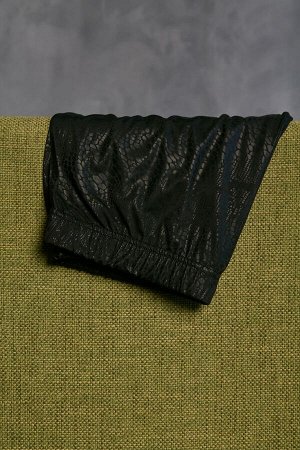 Леггинсы Стильные леггинсы из трикотажной ткани "под кожу", с комфортной высокой посадкой на талии. Верх с эластичным поясом. Модель замечательно дополнит туника или удлиненная блуза. 