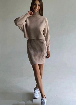 Платье без рукавов теплое и свитер с высоким горлом женский