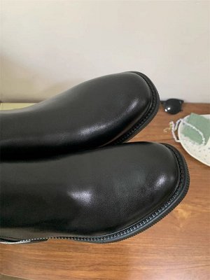 Ботинки Ботинки на плоской подошве и3 натуральной кожи, подклад из тонкого бархата 
Подошва - резиновая подошва
Высота каблука около 3 см.
Высота  примерно 14,5 см.
Размер-внутренняя длина на пол разм
