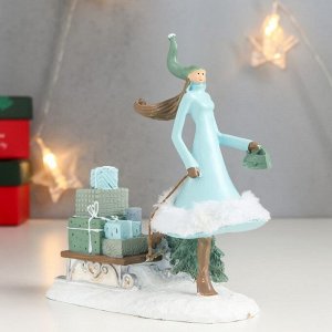 Сувенир полистоун "Девушка в зимнем наряде с подарками на саночках" 14,5х6,5х14 см