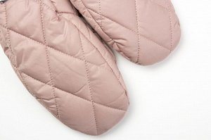 Варежки Ультрамодные в сезоне зима 2023 варежки из строченой ткани - отличная защита морозной зимой. Модель выглядит очень элегантно и оригинально, отлично смотрится с шубкой, с пальто, а также с любы