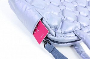 Сумка Современная, модная, вместительная дутая сумка с дополнительным плечевым ремнем. Легкая сумка сочетается как с повседневным так и со спортивным стилем. голубой