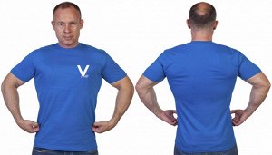 Васильковая футболка с трансфером «V», – Сила в правде!